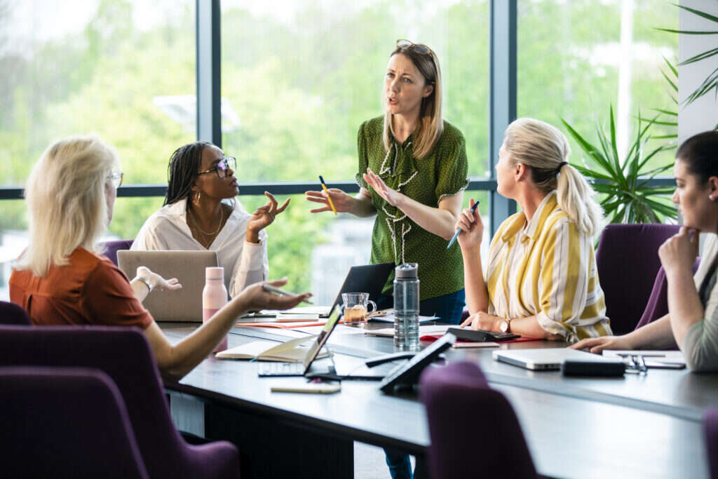 Women discuss ideas